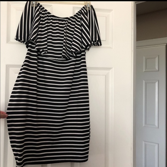 Stripe Off the Shoulder Ruffle Summer Dress - Picture 4 of 5